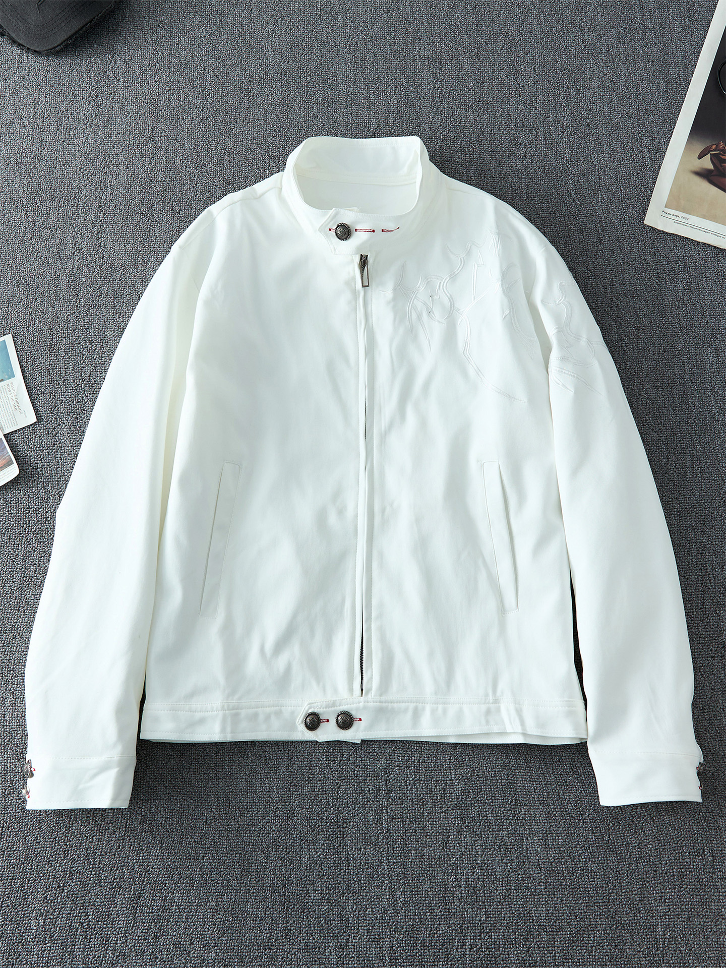 White Embroidered Short Baseba - Harrington Jacket recensie en prijs